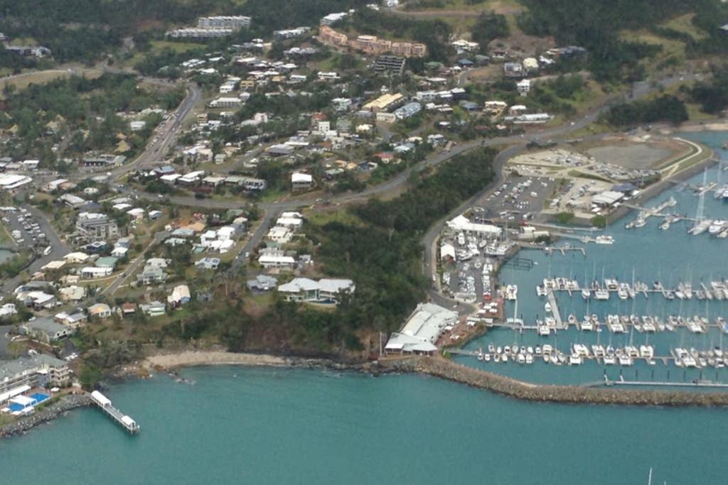 Oceanview Apartment Airlie Beach Exterior photo