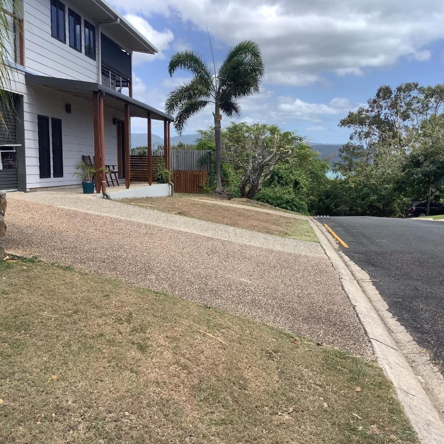 Oceanview Apartment Airlie Beach Exterior photo